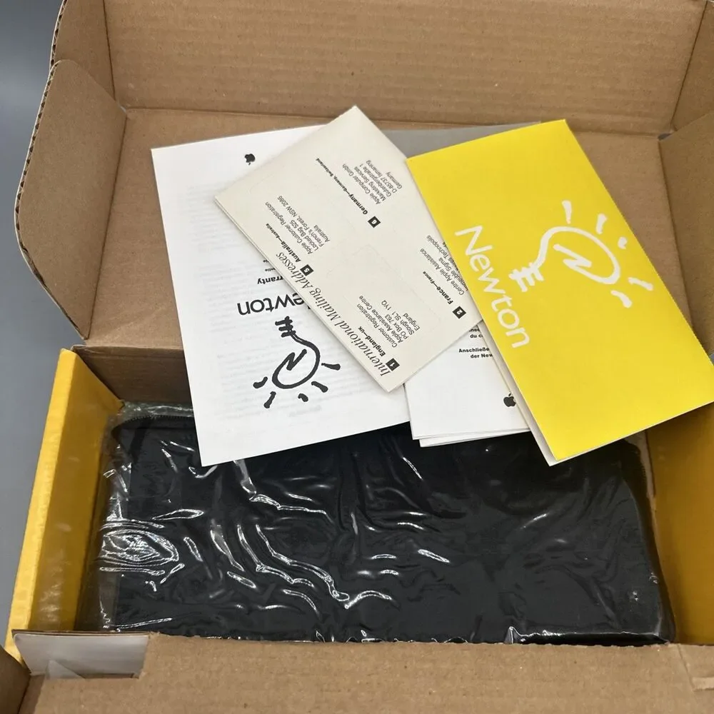  Apple Newton Keyboard in Original Packaging Box Carry Pouch X004 X0035LL/A